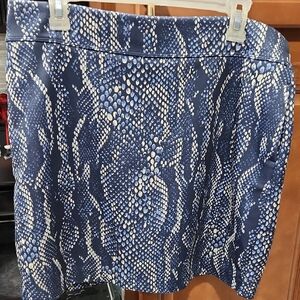 GREG NORMAN Stylish Blue Patterned SKORT